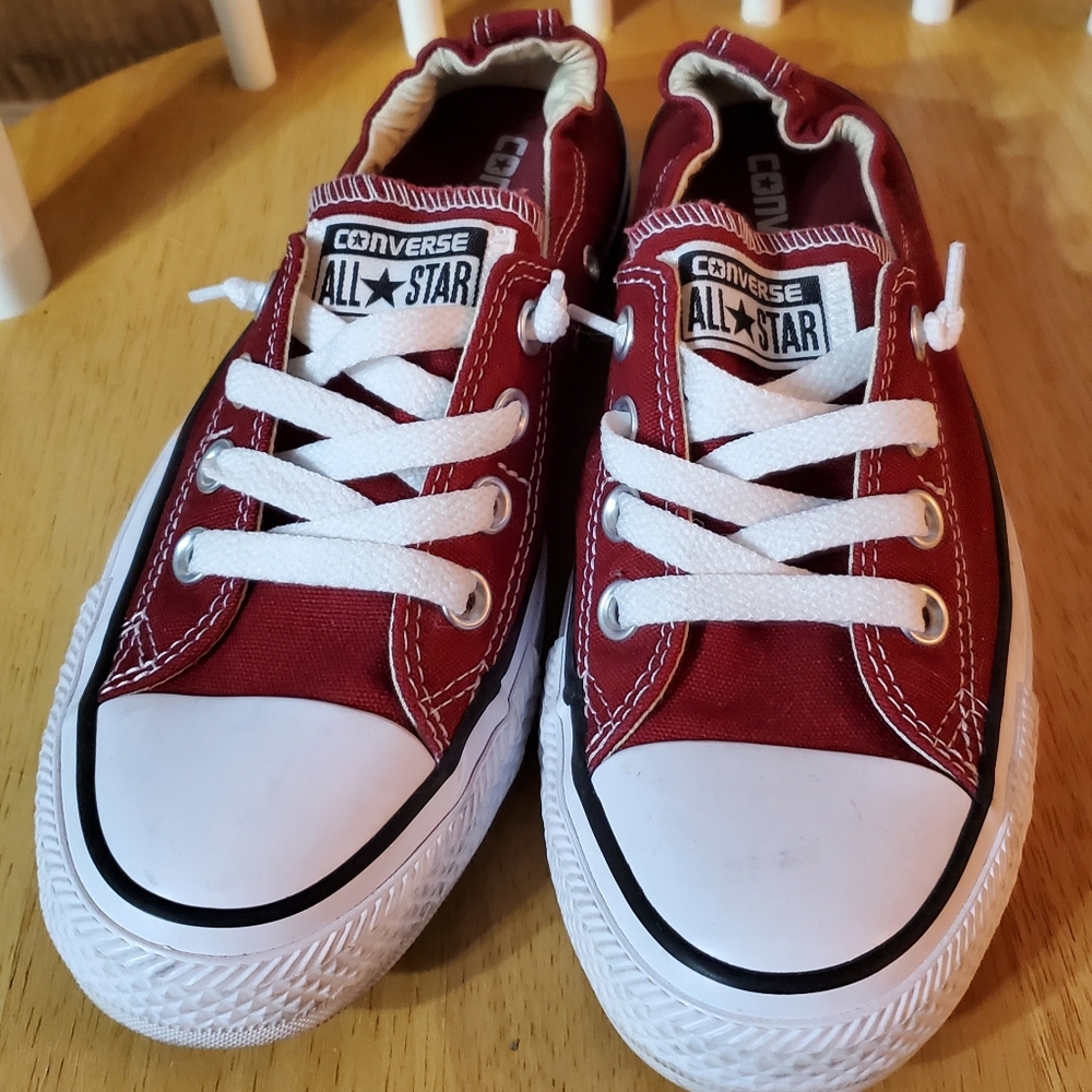 Women's size 7 Converse Shoreline scrunch back sneakers. Like new condition.